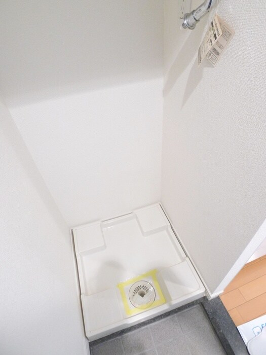 物件内観写真14　(洗濯機置場)