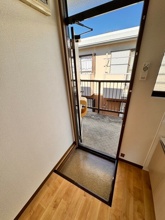 物件内観写真14　(玄関)