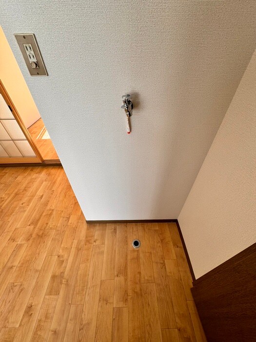 物件内観写真17　(洗濯機置場)