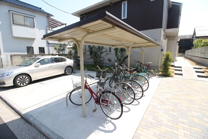 物件外観写真5　(駐輪場)