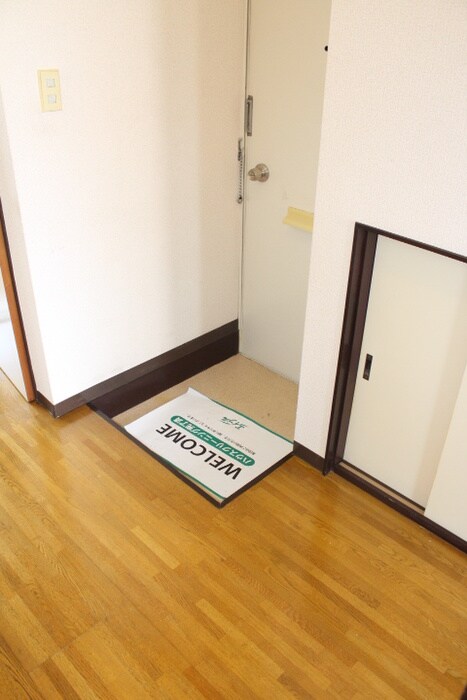 物件内観写真15　(玄関)