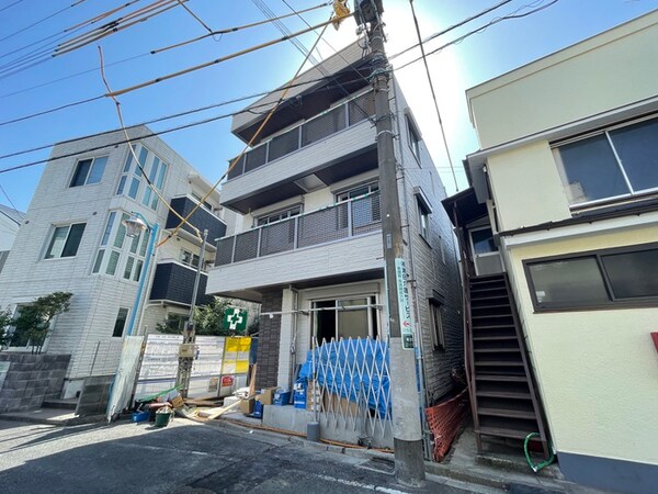 建築中