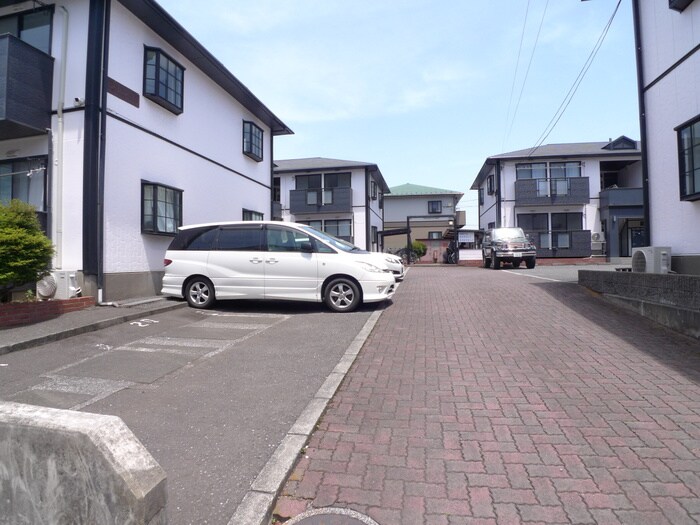 物件外観写真6　(駐車場)