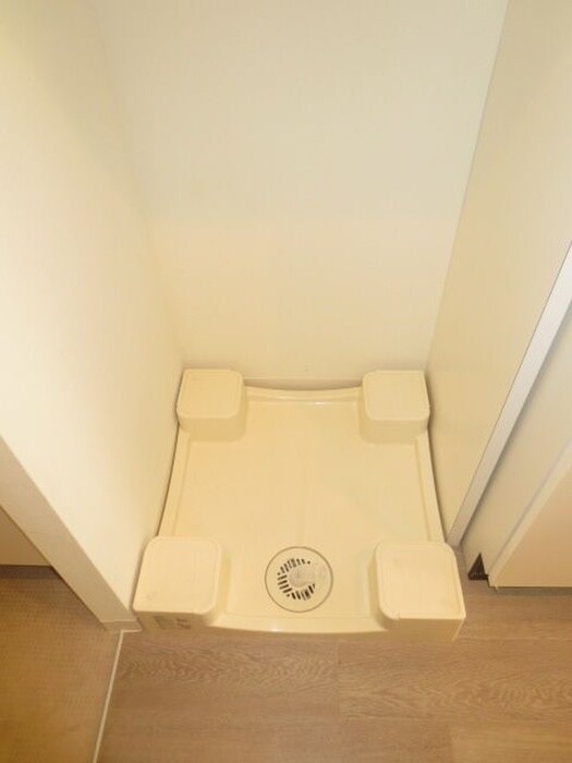 物件内観写真12　(洗濯機置場)