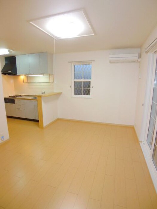 物件内観写真4　(居室)