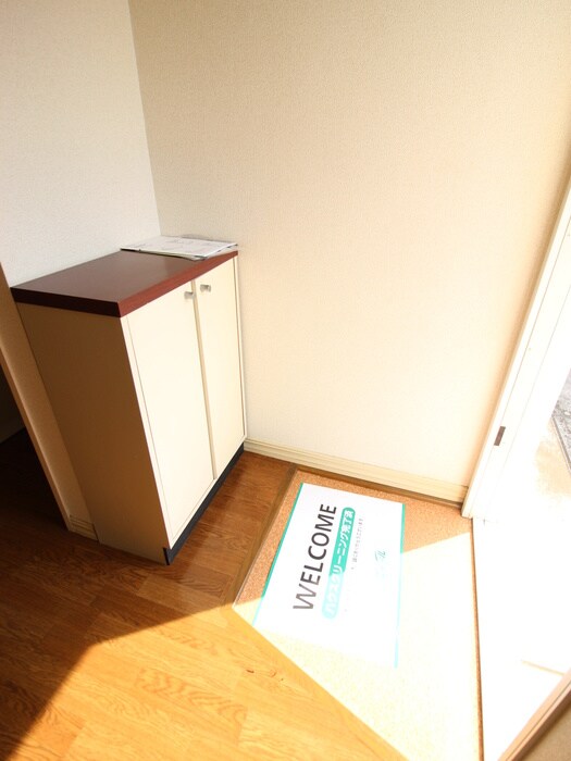 物件内観写真16　(玄関)