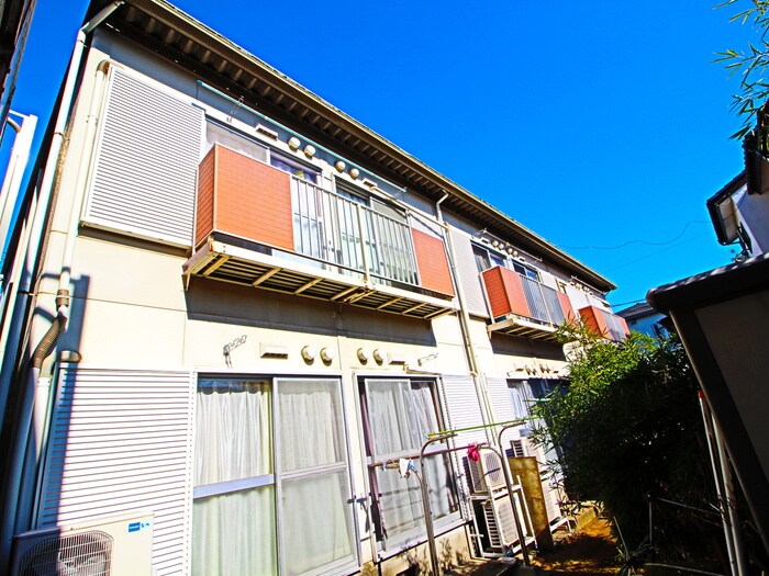 物件外観写真2　(エントランス部分)