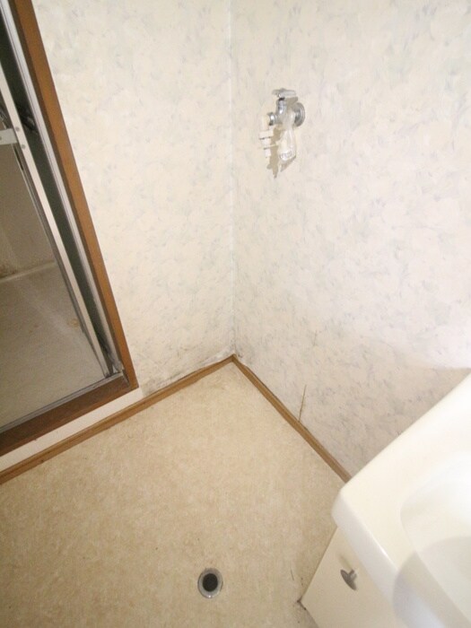 物件内観写真17　(洗濯機置場)