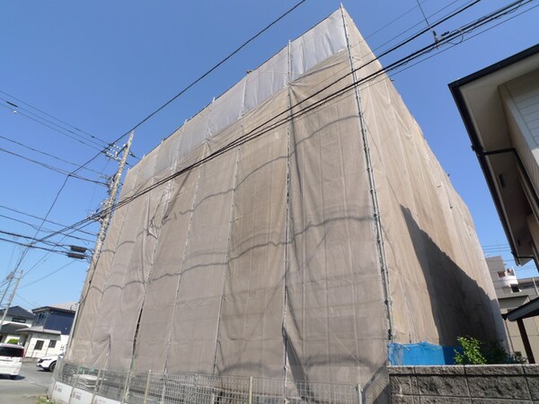 建築中