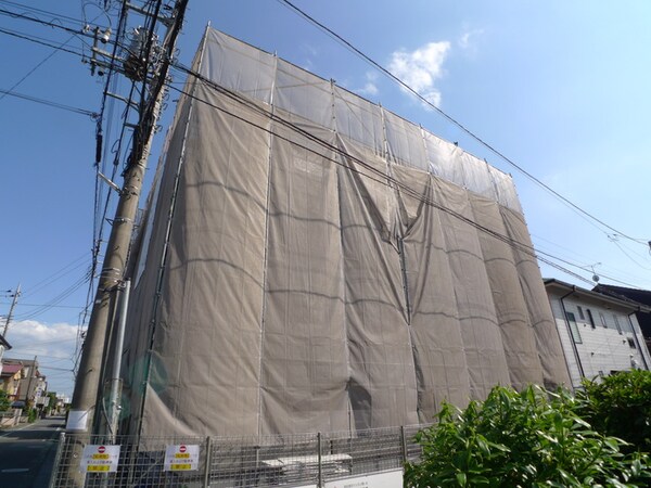 建築中