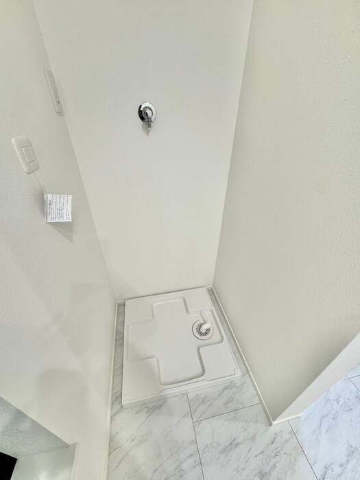 物件内観写真8　(洗濯機置場)