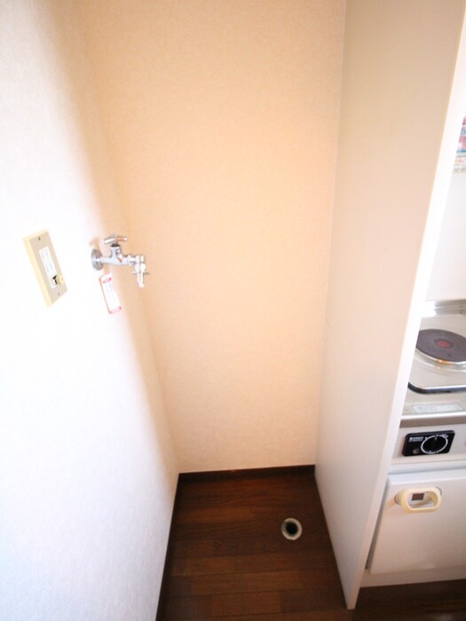 物件内観写真9　(洗濯機置場)