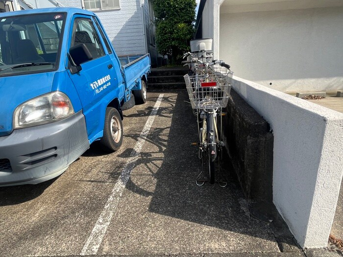 物件外観写真5　(駐輪場)