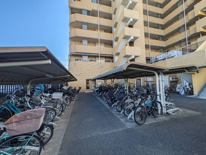 物件外観写真5　(駐輪場)
