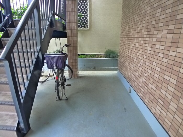 物件外観写真5　(駐輪場)