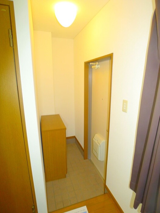 物件内観写真16　(玄関)