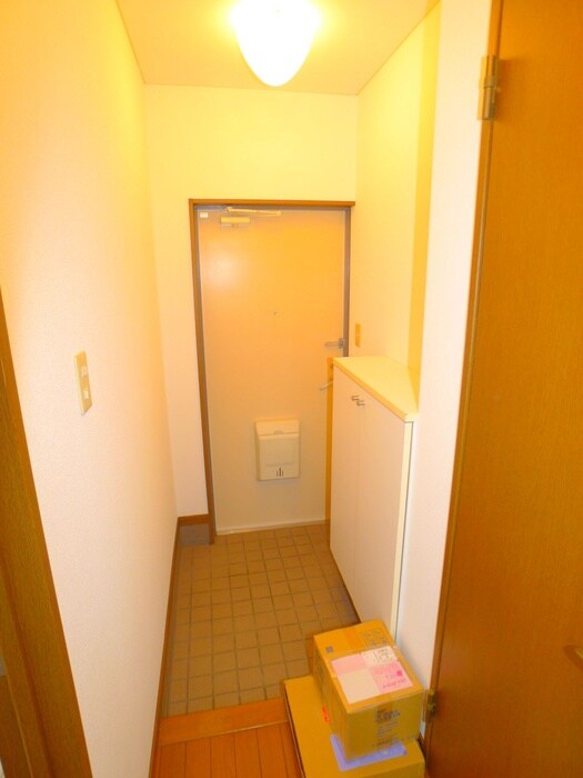 物件内観写真16　(玄関)