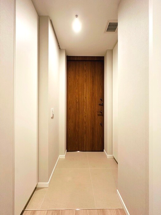 物件内観写真17　(玄関)