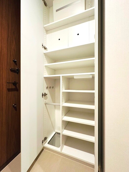 物件内観写真18　(靴箱)