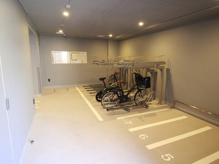 物件外観写真6　(駐輪場)