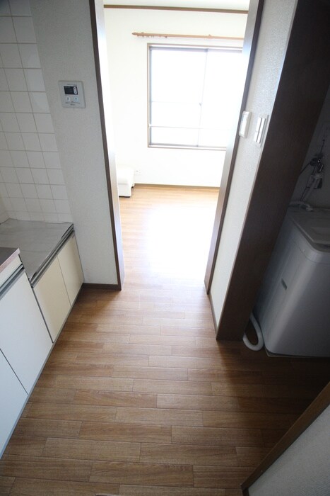 物件内観写真15　(廊下)