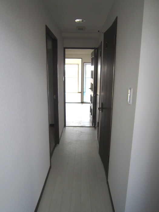 物件内観写真16　(廊下)