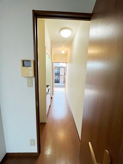 物件内観写真16　(廊下)