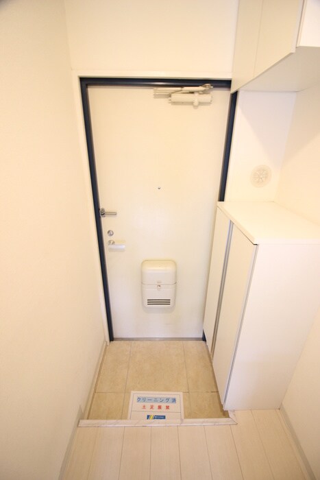 物件内観写真7　(玄関)