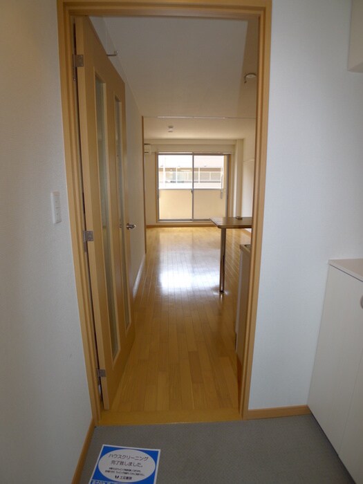 物件内観写真7　(玄関)