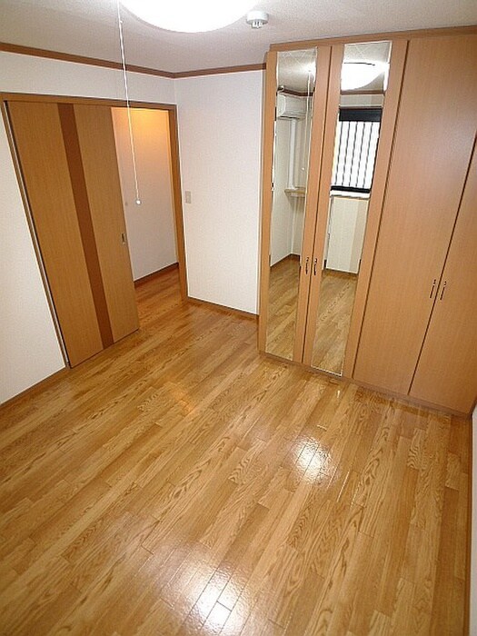 物件内観写真9　(居室)