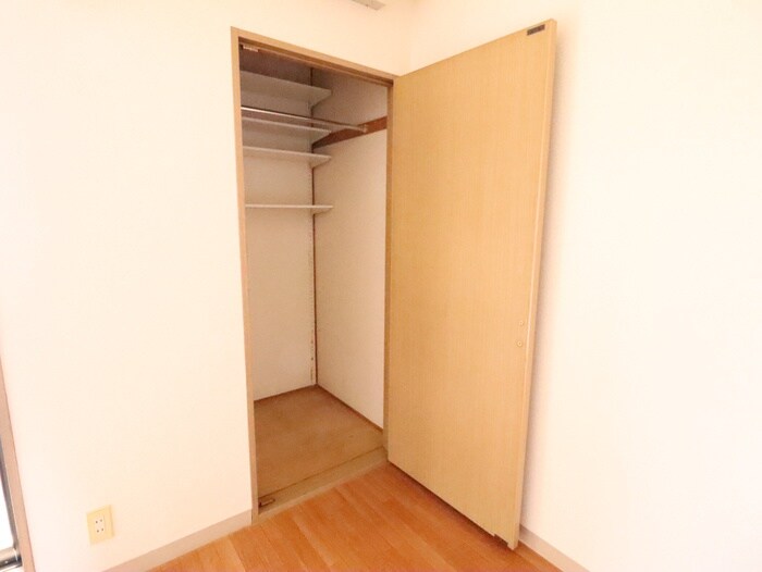 物件内観写真13　(収納)