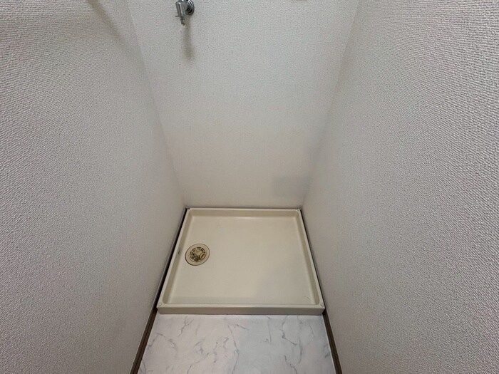 物件内観写真13　(洗濯機置場)