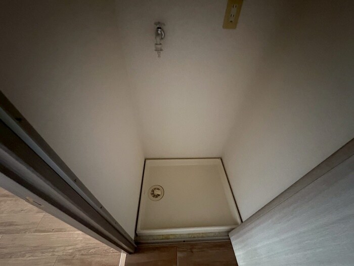 物件内観写真14　(洗濯機置場)