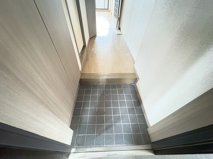 物件内観写真15　(玄関)