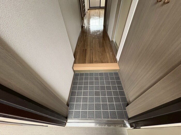 物件内観写真15　(玄関)