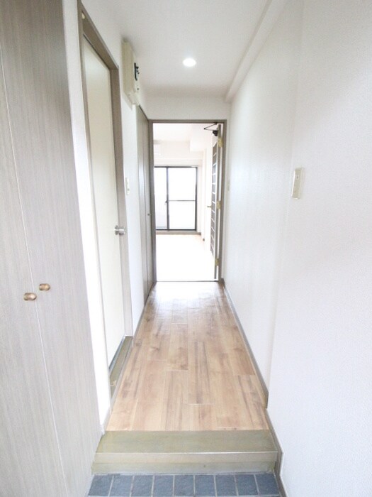 物件内観写真18　(廊下)