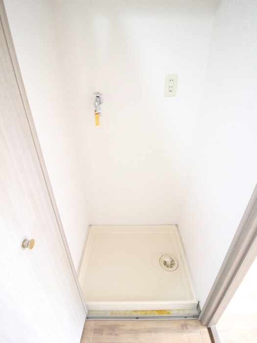 物件内観写真19　(洗濯機置場)