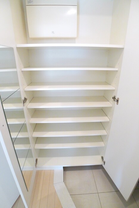 物件内観写真10　(靴箱)