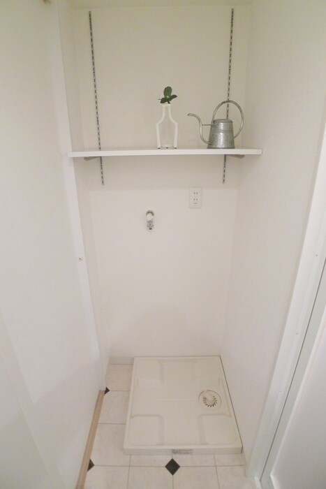 物件内観写真17　(洗濯機置場)