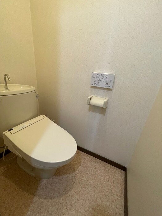 物件内観写真12　(トイレ)