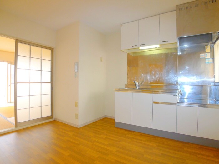 物件内観写真8　(居室)