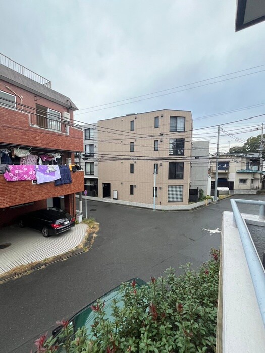 物件内観写真11　(室内からの展望)