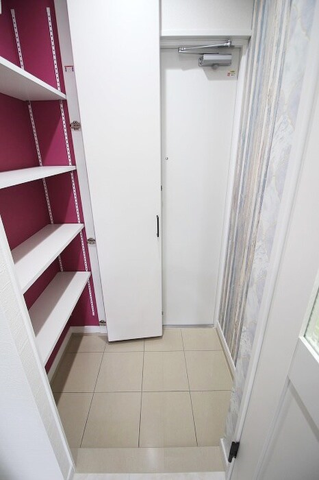 物件内観写真21　(玄関)