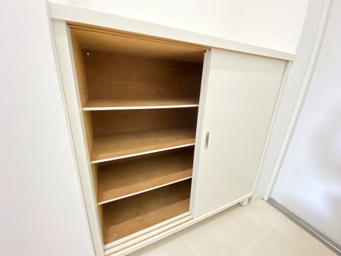 物件内観写真11　(靴箱)