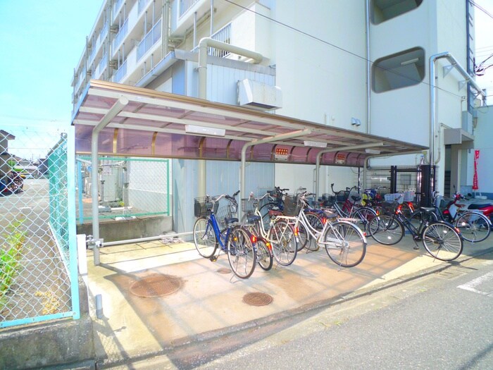 物件外観写真3　(駐輪場)