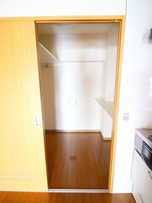 物件内観写真11　(収納)