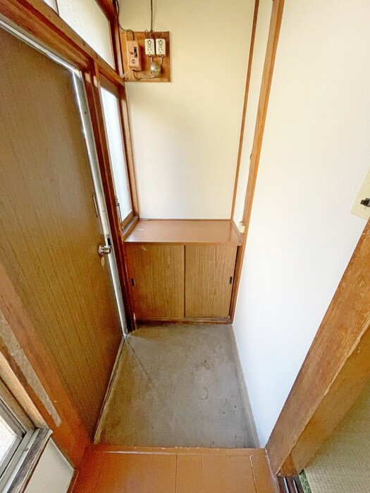 物件内観写真14　(玄関)