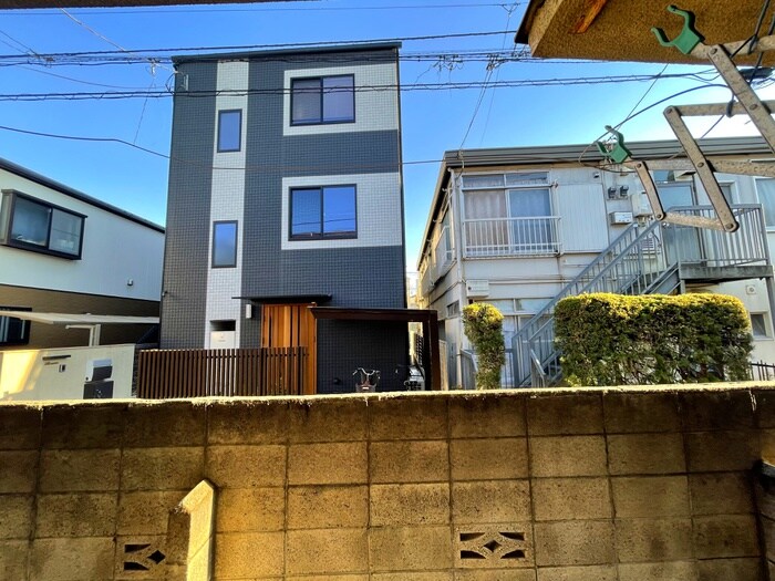 物件内観写真16　(室内からの展望)