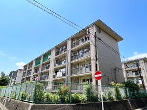 川上団地第一18号棟（1828）外観写真