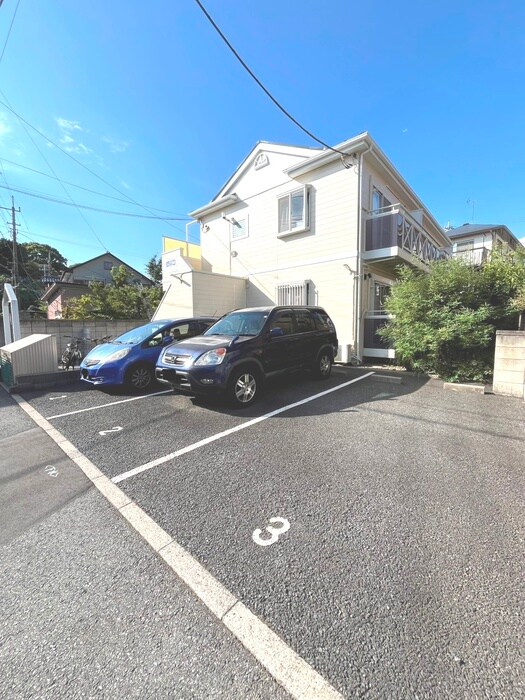 物件外観写真5　(駐車場)